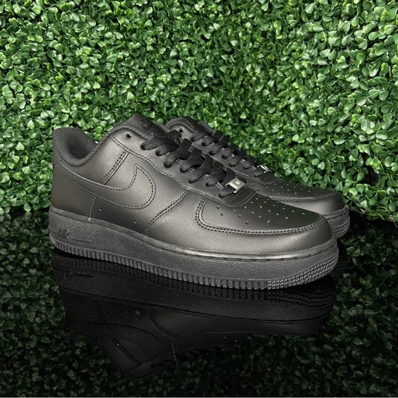nike air force 1 flyleather triple black